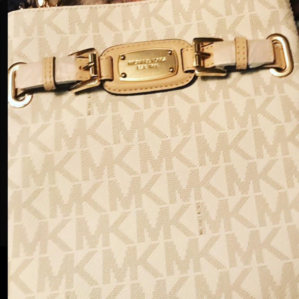 Michael Kors cross body purse